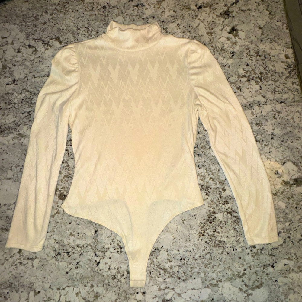 LE‎ LIS Cream Turtleneck Bodysuit